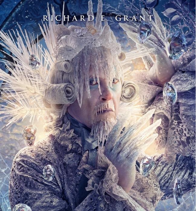 Lo Schiaccianoci e i Quattro Regni - Richard E. Grant - The Nucracker and the Four Realms - Film Disney - anno 2018 - Clara - Mackenzie Foy 