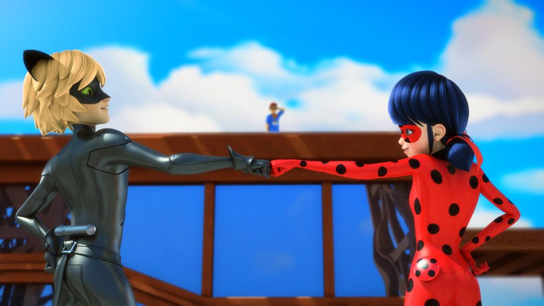 Ladybug e Chat Noir immagini insieme bacio abbraccio