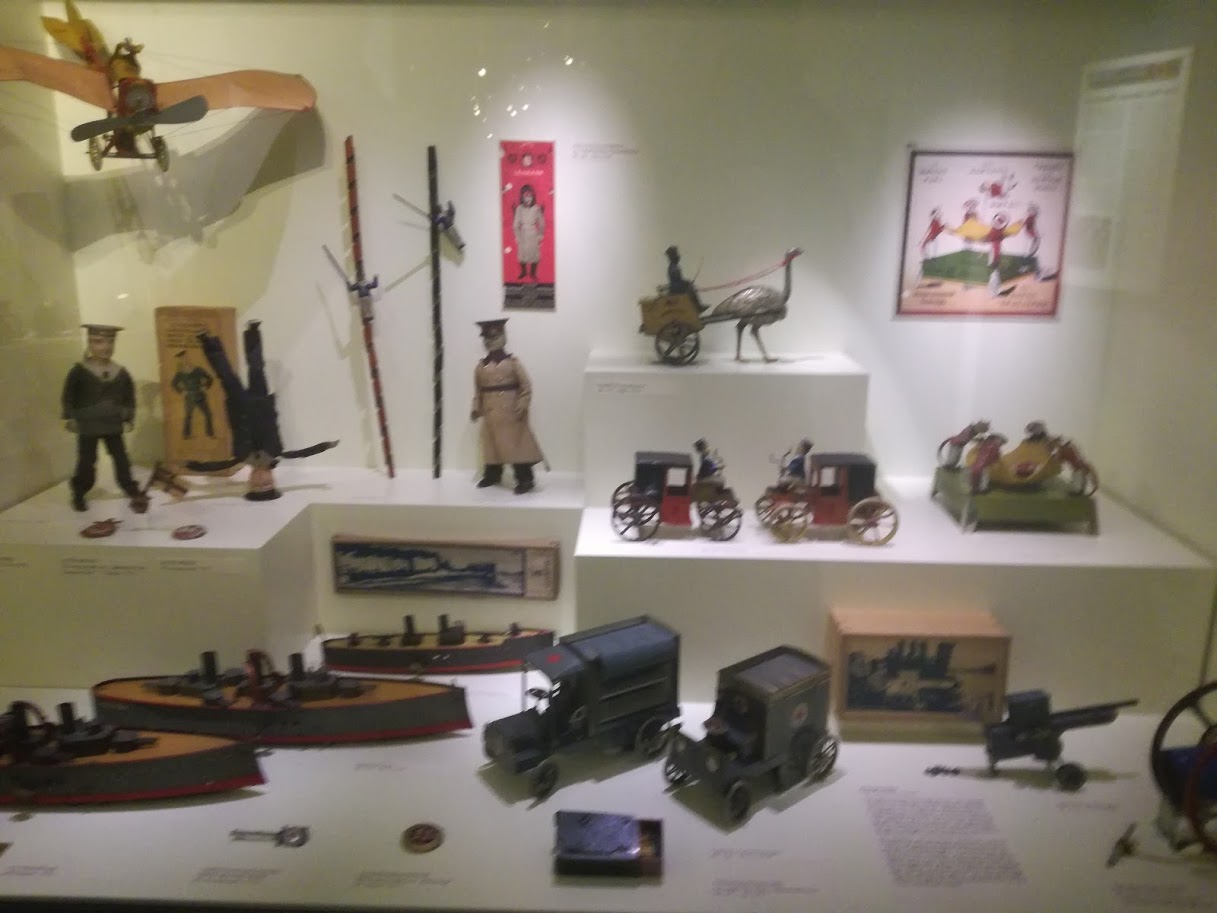 Museo dei giocattoli Norimberga - Giochi in latta soldatini di piombo - storia giochi latta - musei bambini