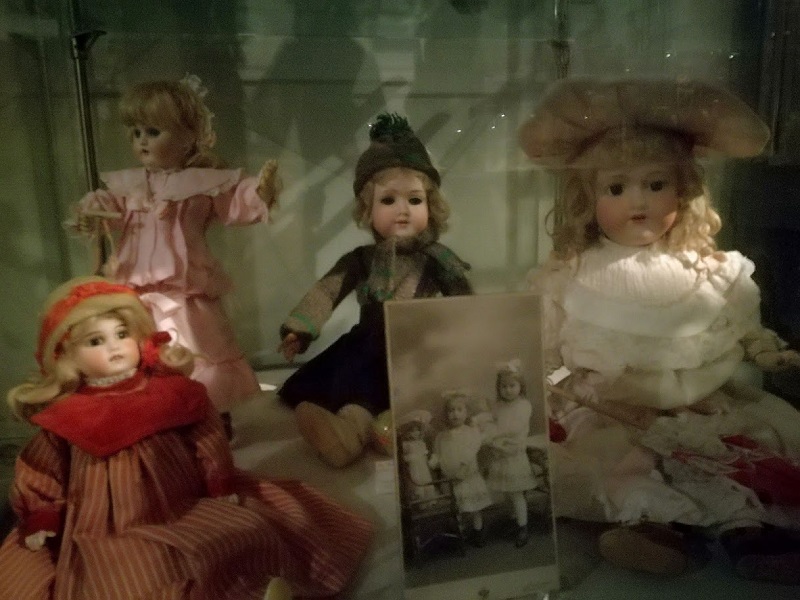 Museo dei giocattoli Norimberga - Sala delle bambole - bambole antiche - storia delle bambole- musei epr bambini