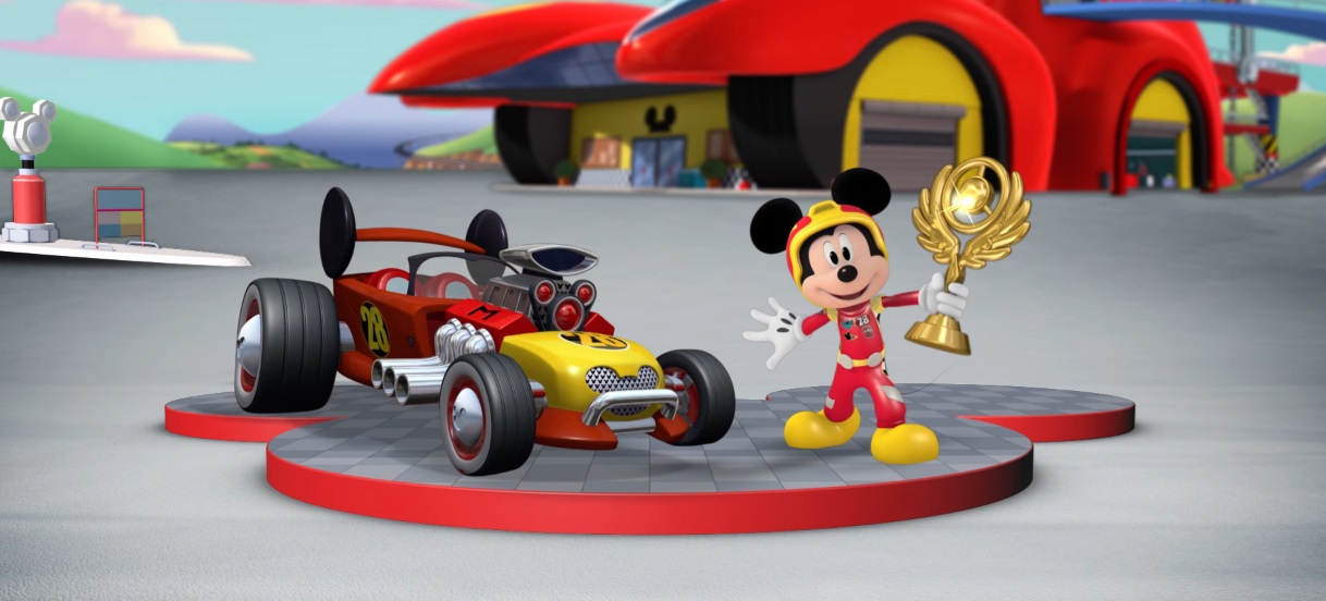 Topolino e gli amici del rally - Mickey and the Roadster Racers - corsa aerea - auto mongolfiera - Topolino sul podio
