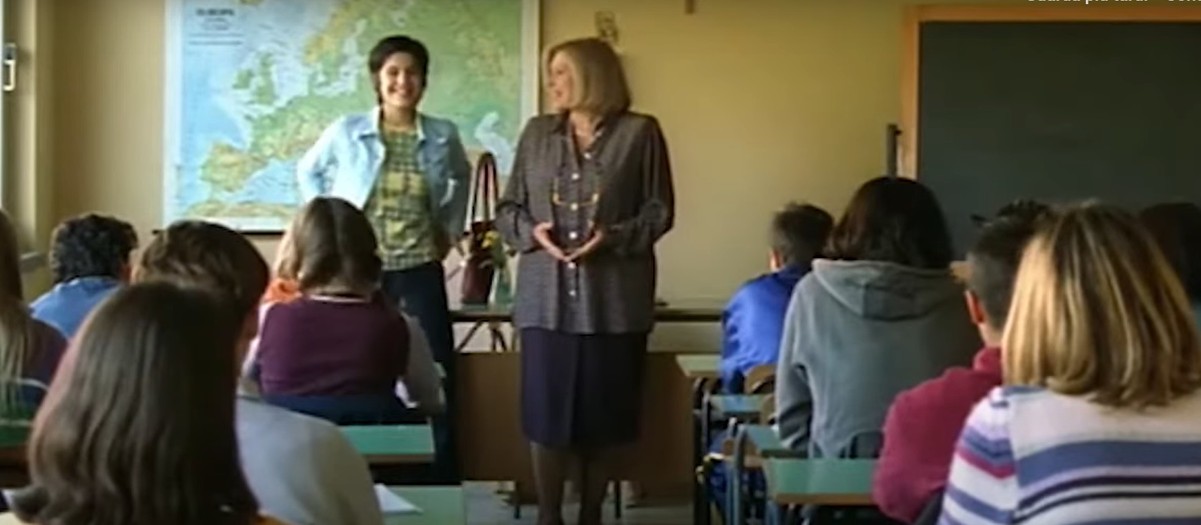 Stiamo bene insieme serie tv del 2002 Stiamo bene insieme segue la vita di studenti universitari a Roma, esplorando amori, conflitti familiari e amicizia. Una commedia toccante sull'emancipazione e la formazione di nuove famiglie. - Immagini gratis